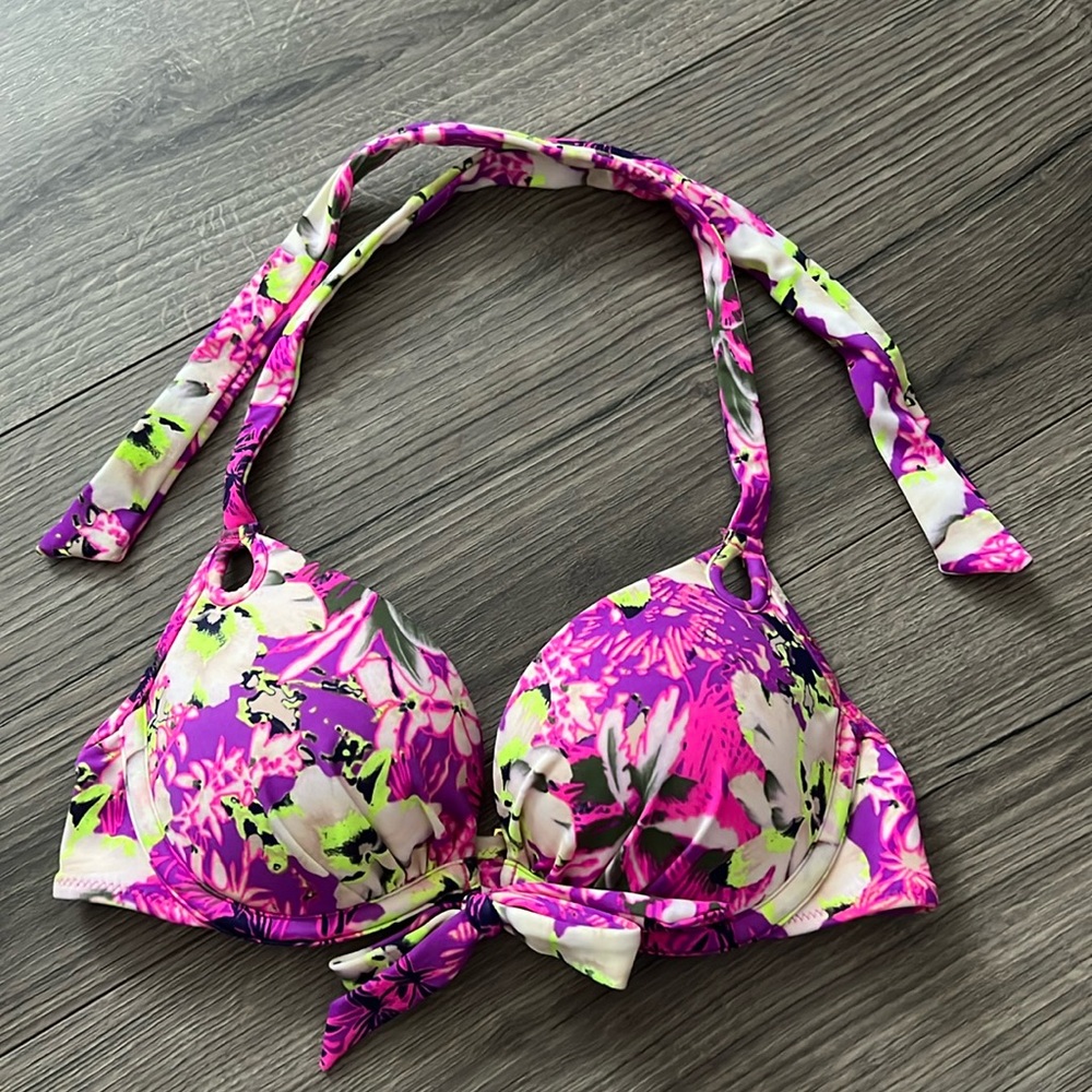 Victoria’s Secret halter bikini push up top